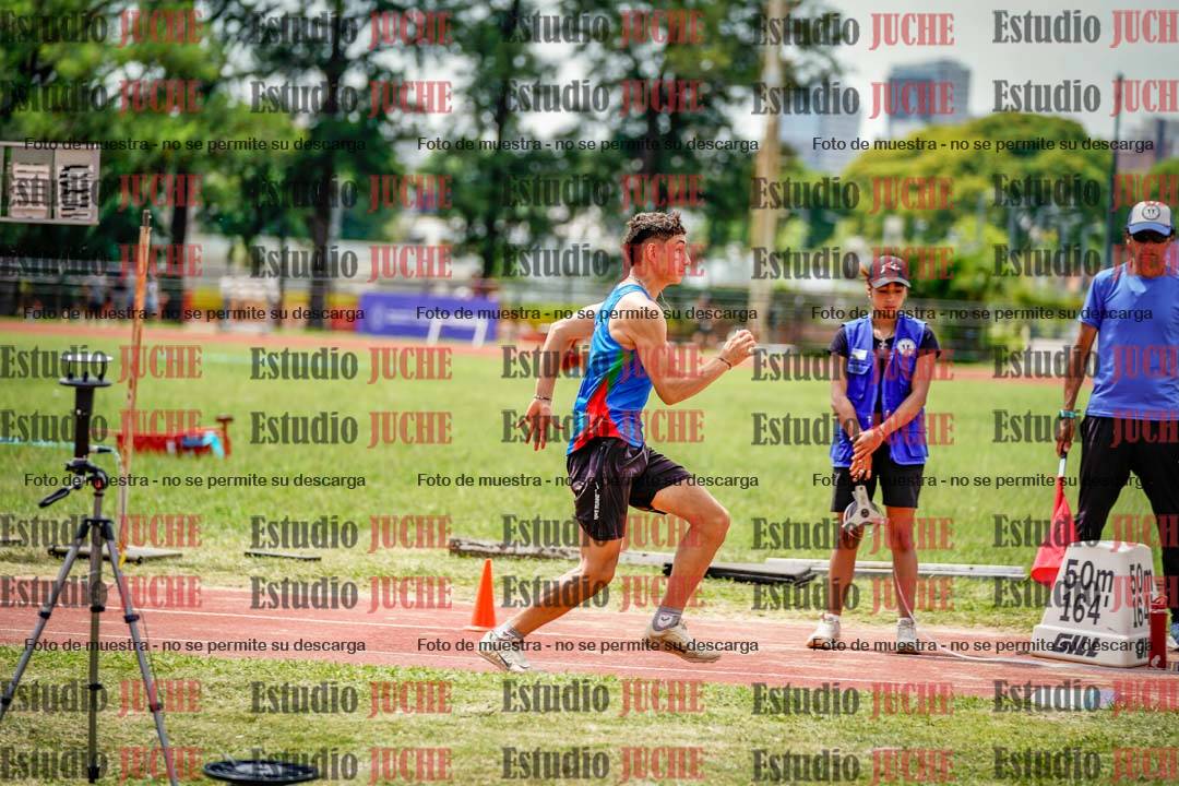 Fotos del salto en largo de varones