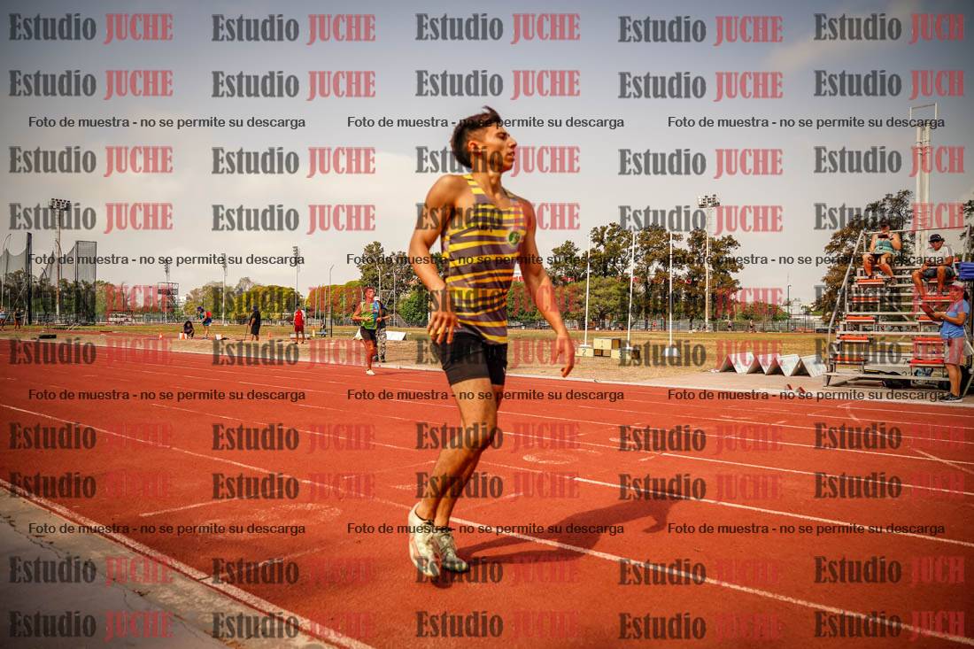 Fotos de los 400 m llanos de varones