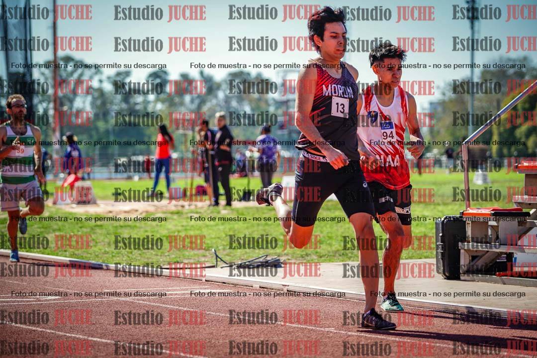 Fotos de los 800 m llanos de varones