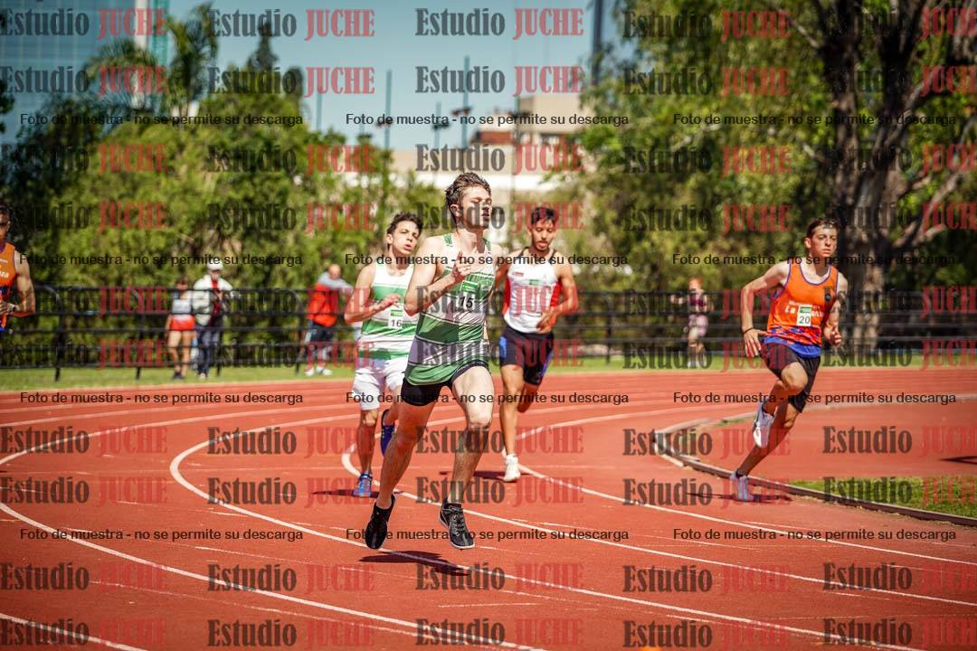 Fotos de los 800 m llanos de varones