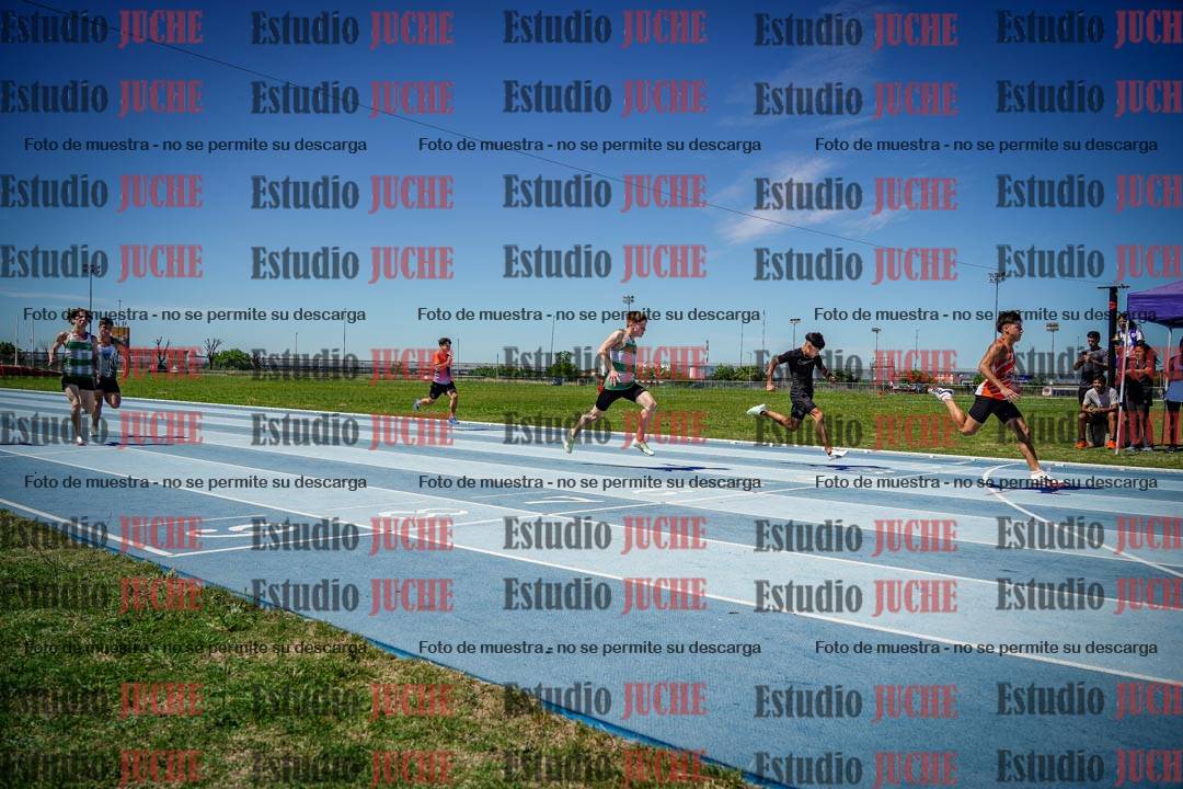 Fotos de los 80 m llanos de varones