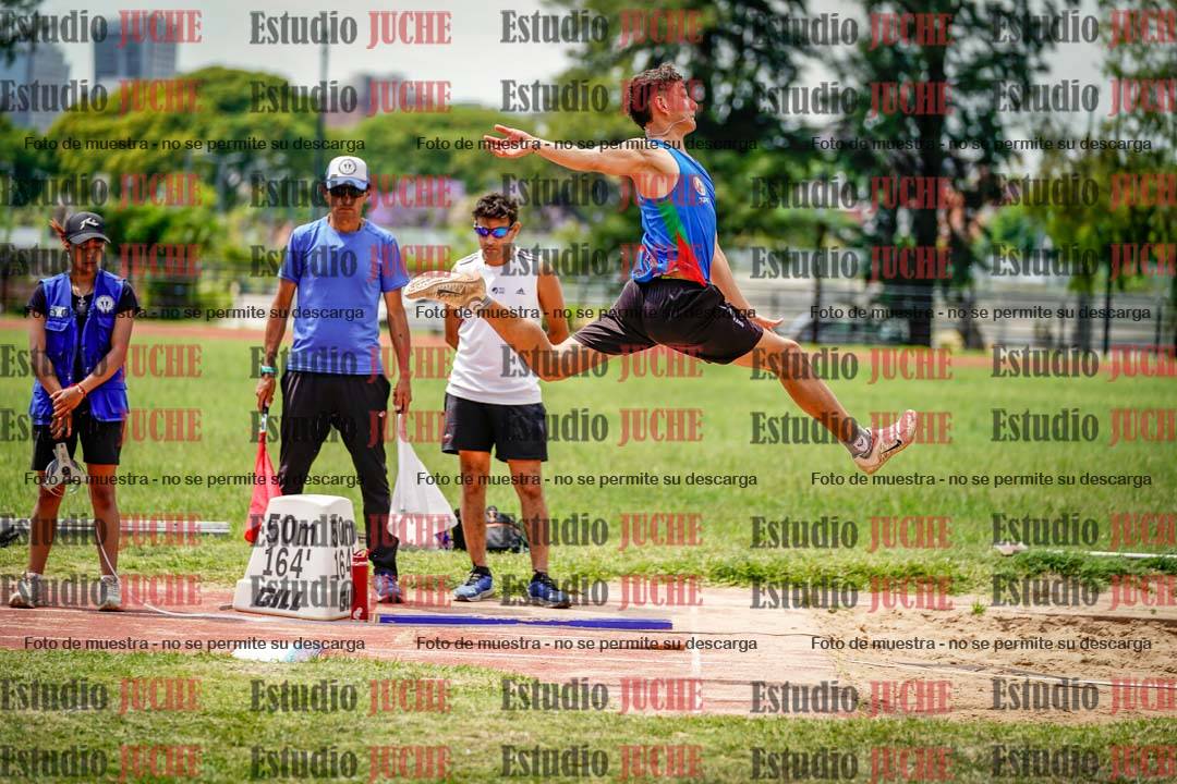 Fotos del salto en largo de varones