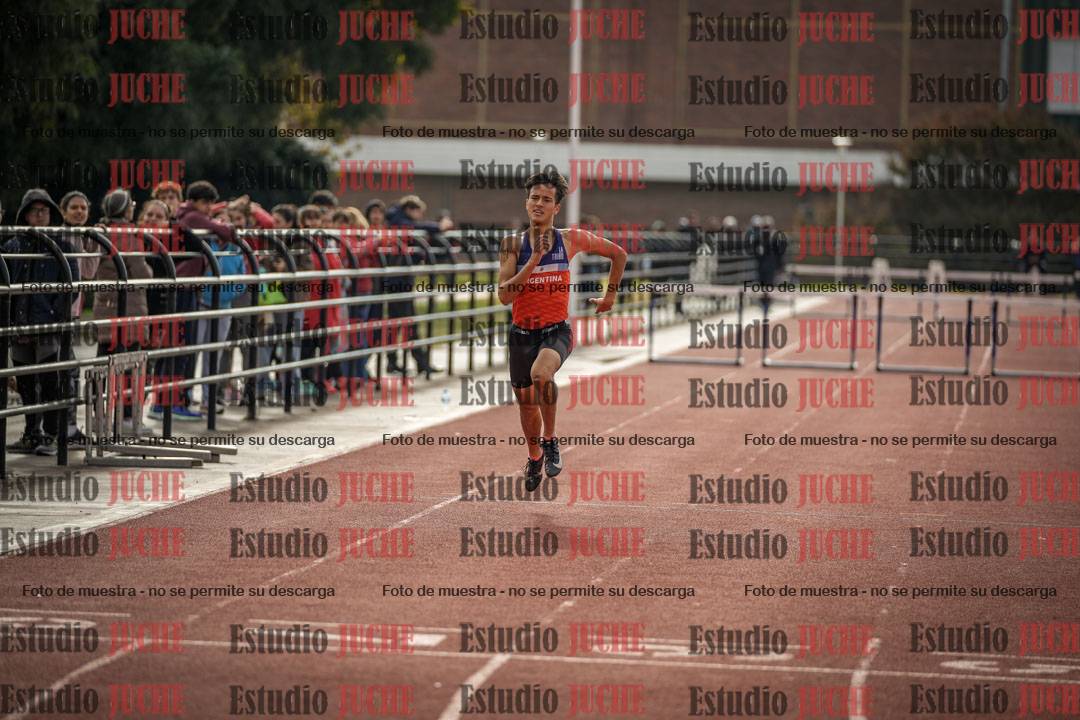 Fotos de los 400 m con vallas de varones
