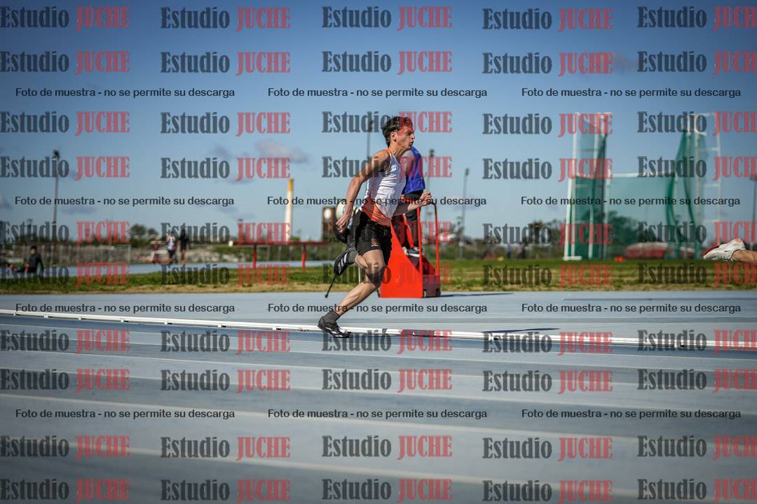 Fotos de los 200 m llanos de varones