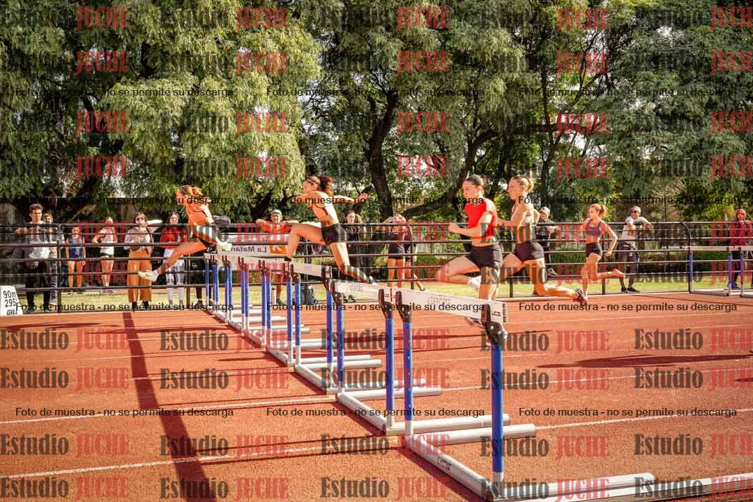 Fotos de los 100 m con vallas de mujeres