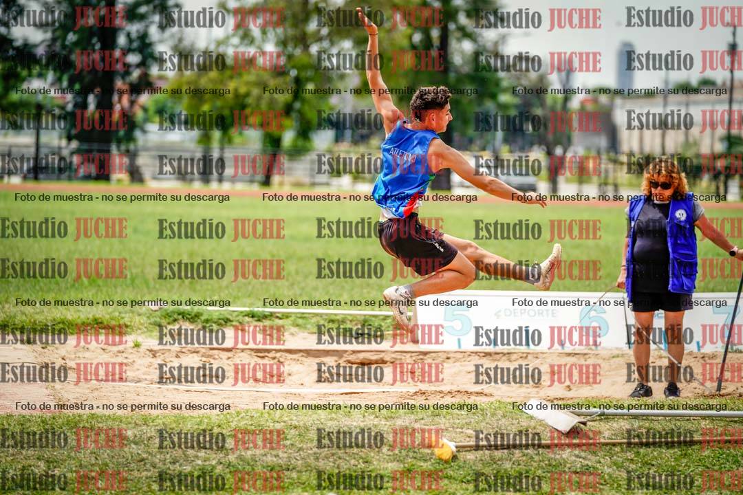 Fotos del salto en largo de varones