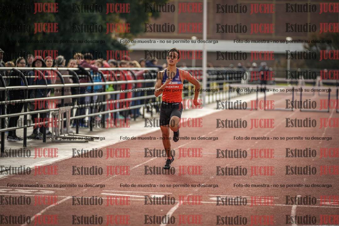 Fotos de los 400 m con vallas de varones