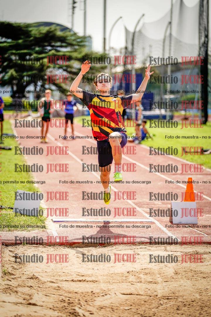Fotos del salto en largo de varones