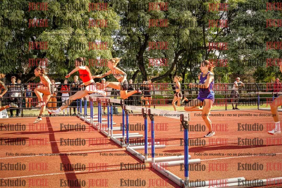 Fotos de los 100 m con vallas de mujeres