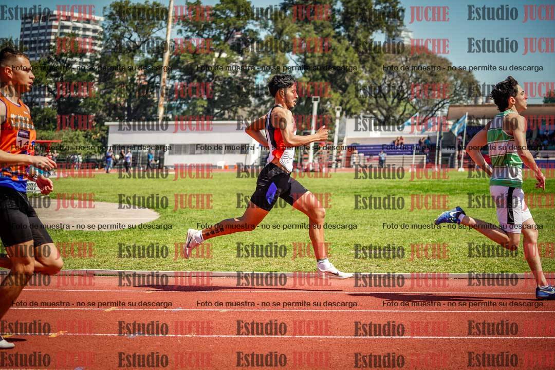 Fotos de los 800 m llanos de varones