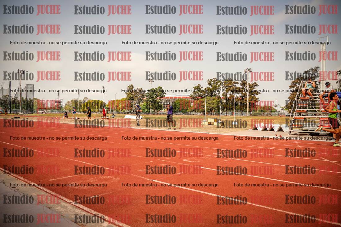 Fotos de los 400 m llanos de varones