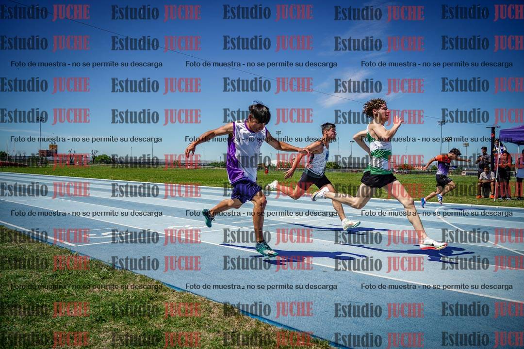Fotos de los 80 m llanos de varones
