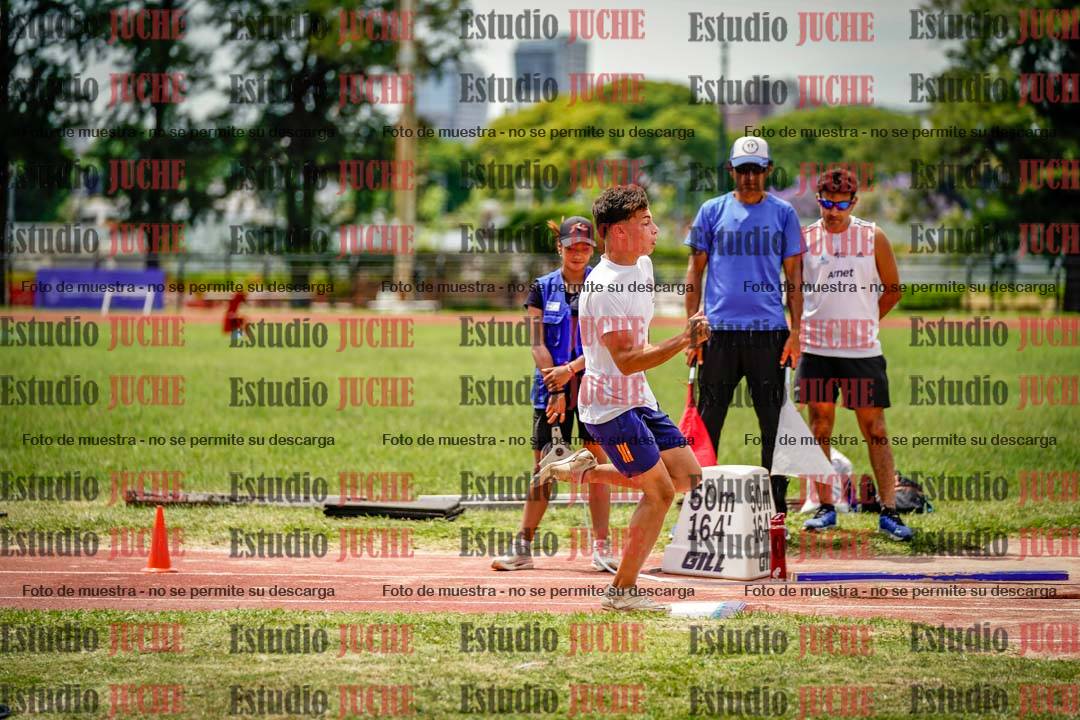Fotos del salto en largo de varones