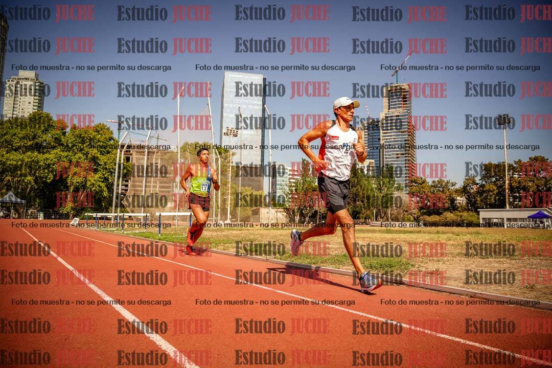 Fotos de los 3000 m llanos de varones