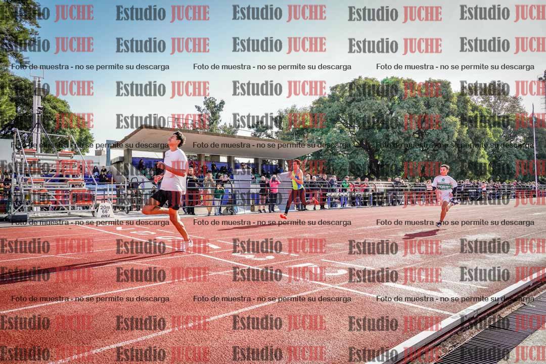 Fotos de los 100 m llanos de varones