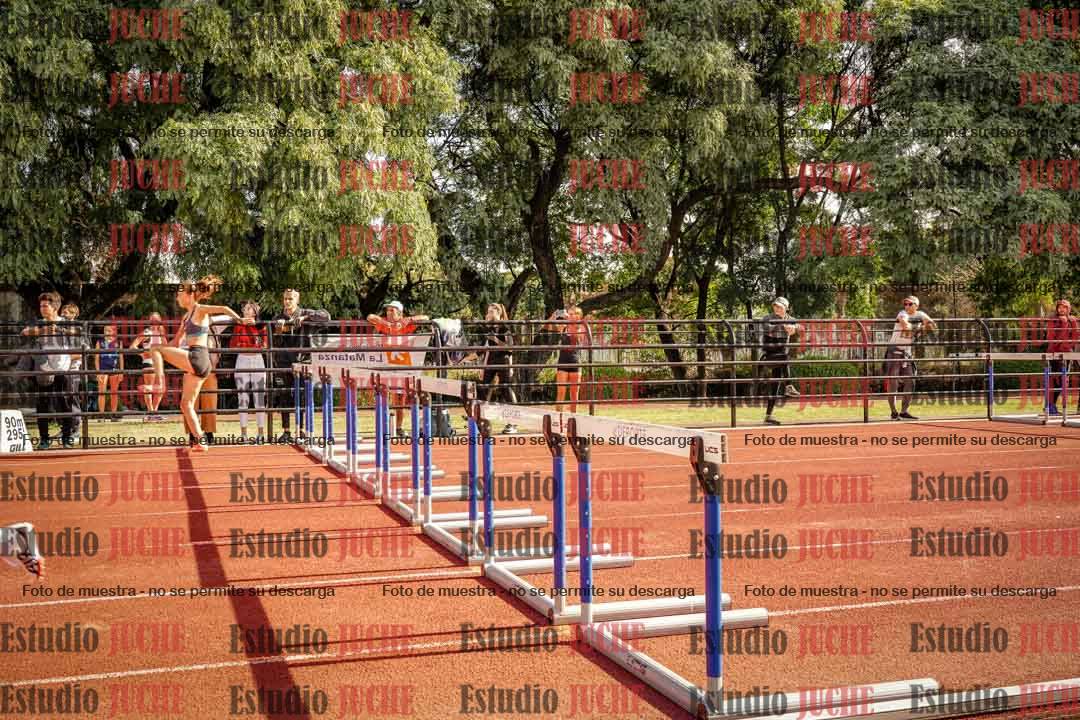 Fotos de los 100 m con vallas de mujeres