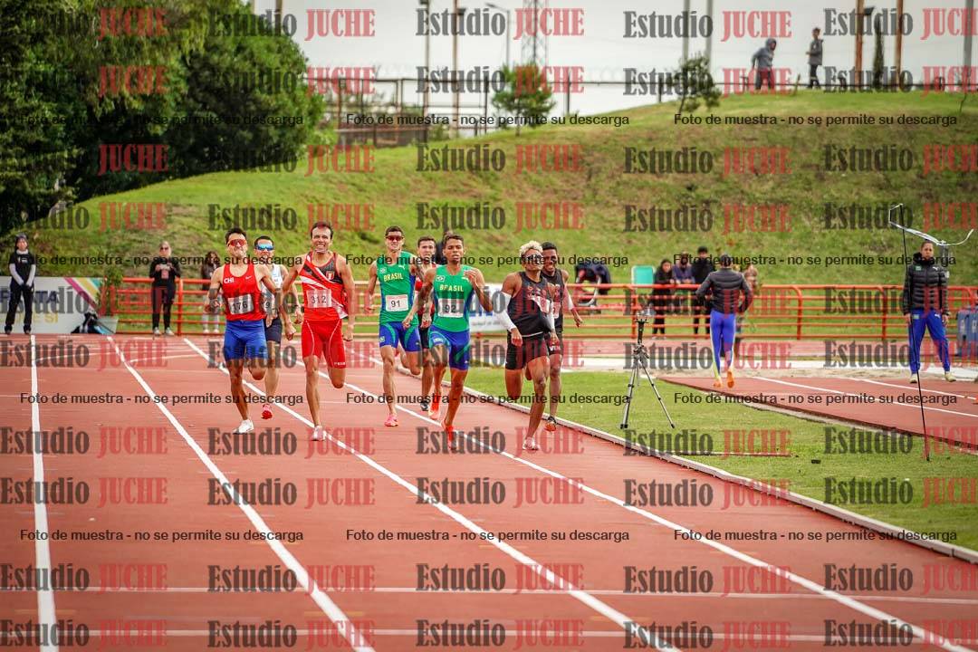 Fotos de los 800 m llanos de varones - FINAL