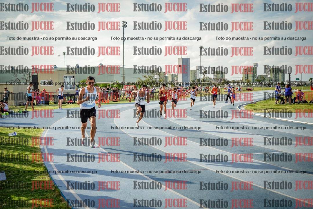 Fotos de los 800 m llanos de varones