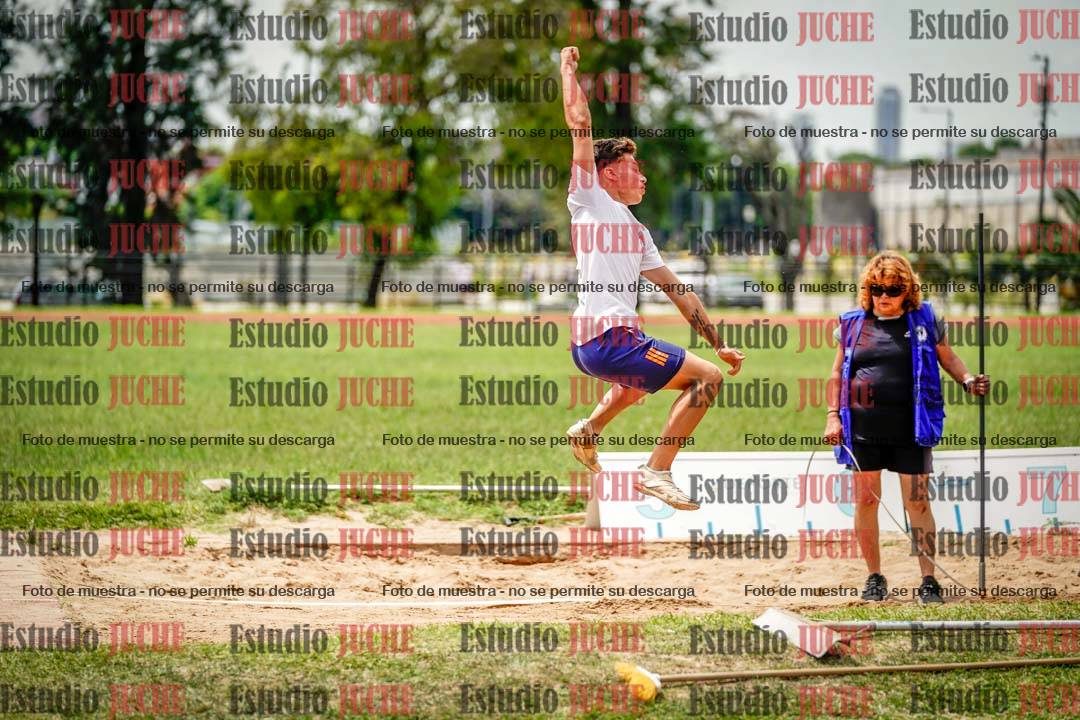 Fotos del salto en largo de varones