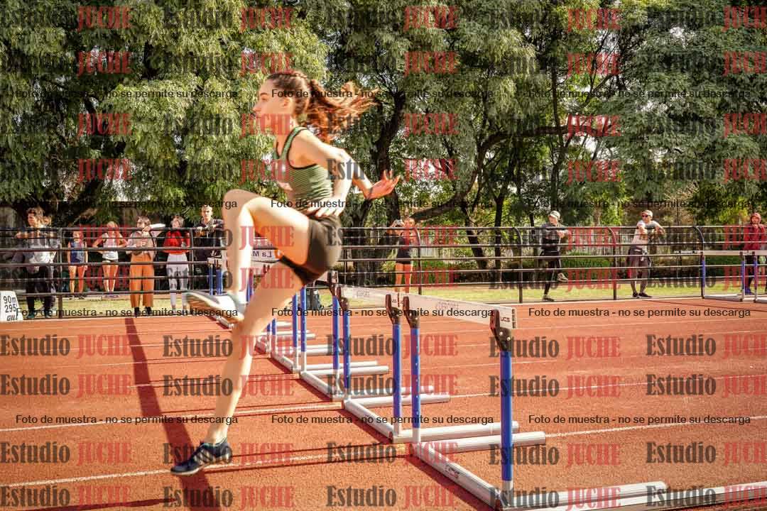 Fotos de los 100 m con vallas de mujeres