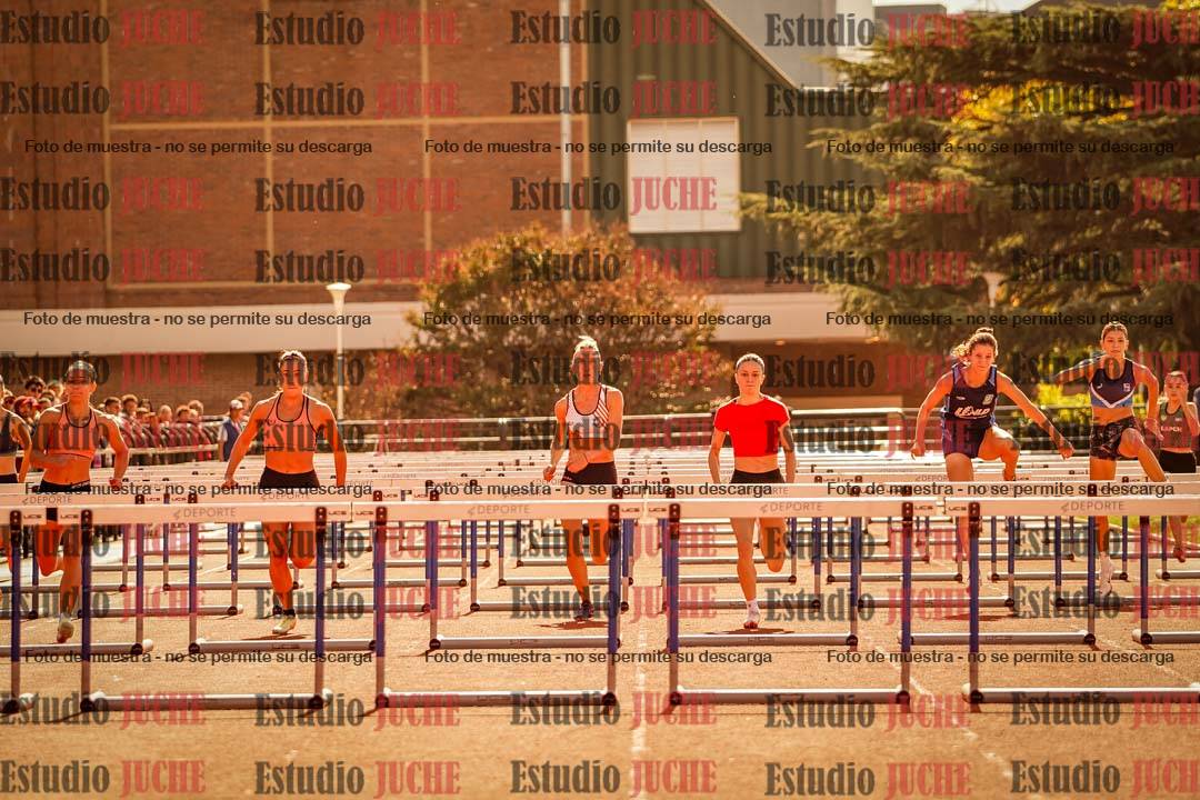Fotos de los 100 m con vallas de mujeres