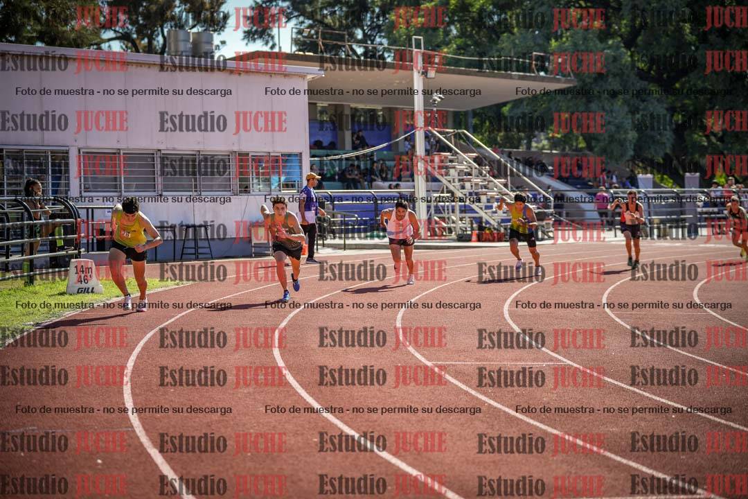 Fotos de los 800 m llanos de varones