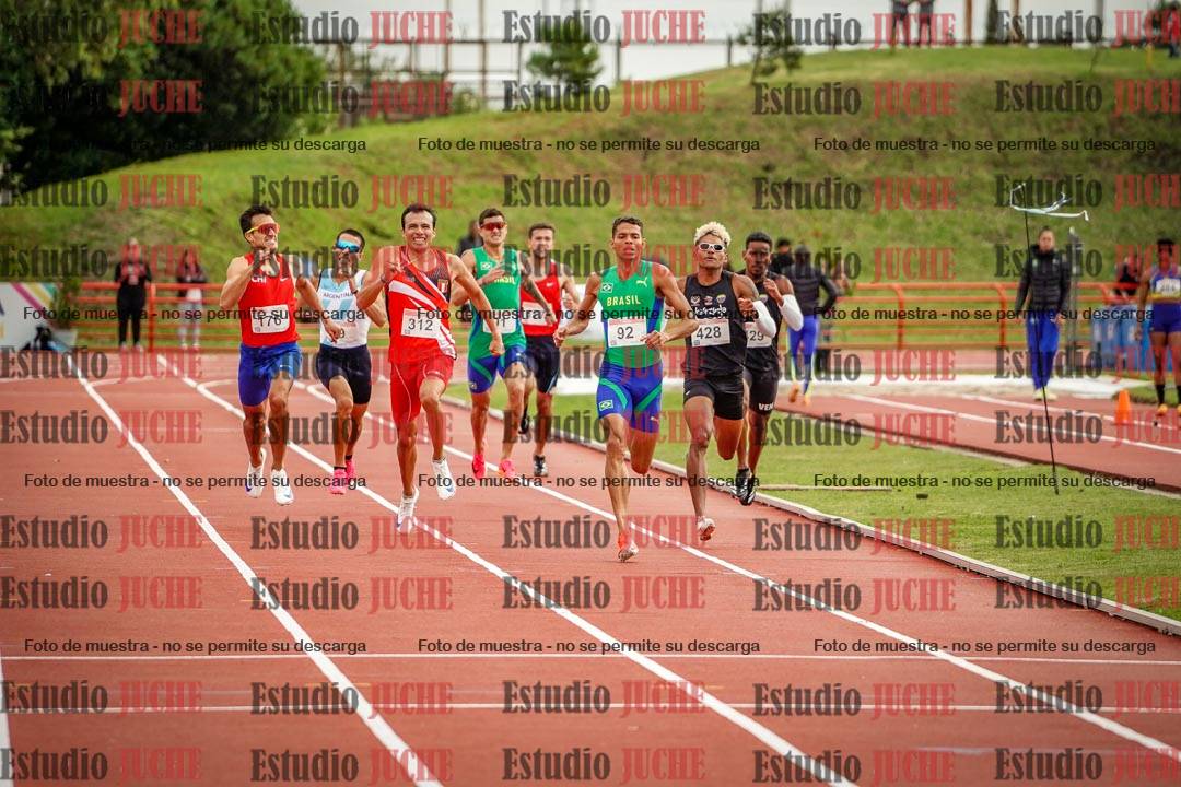 Fotos de los 800 m llanos de varones - FINAL