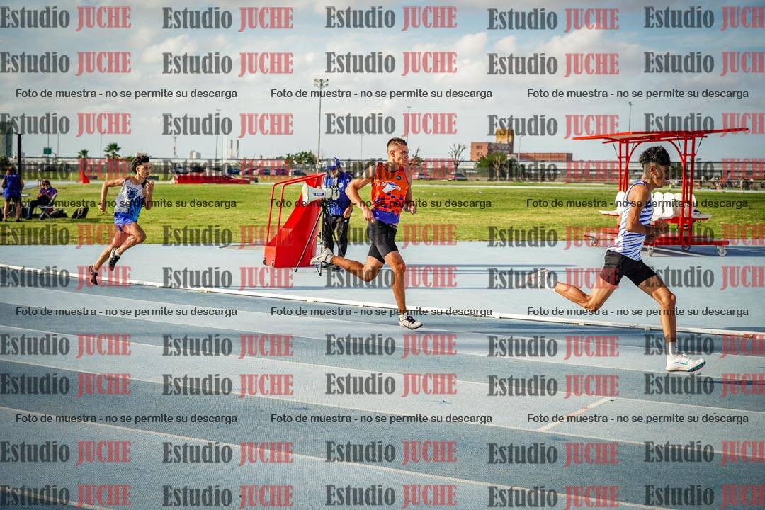 Fotos de los 800 m llanos de varones