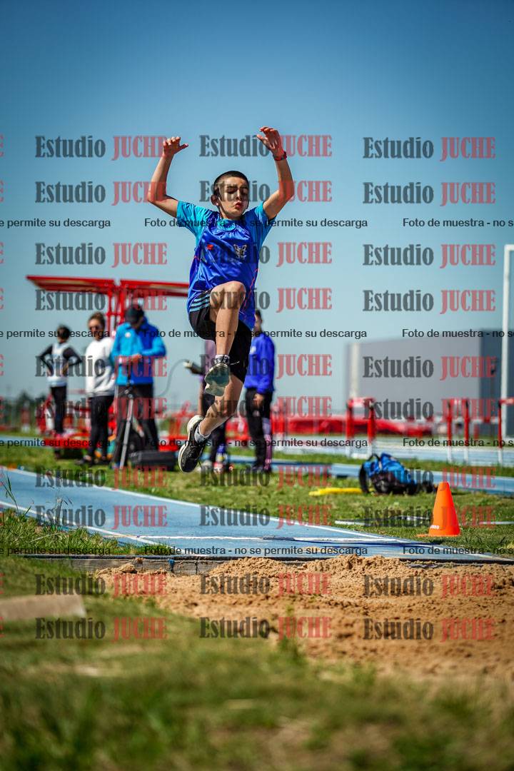 Fotos del salto en largo de varones - U12