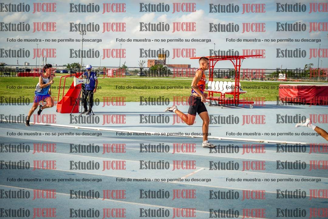Fotos de los 800 m llanos de varones