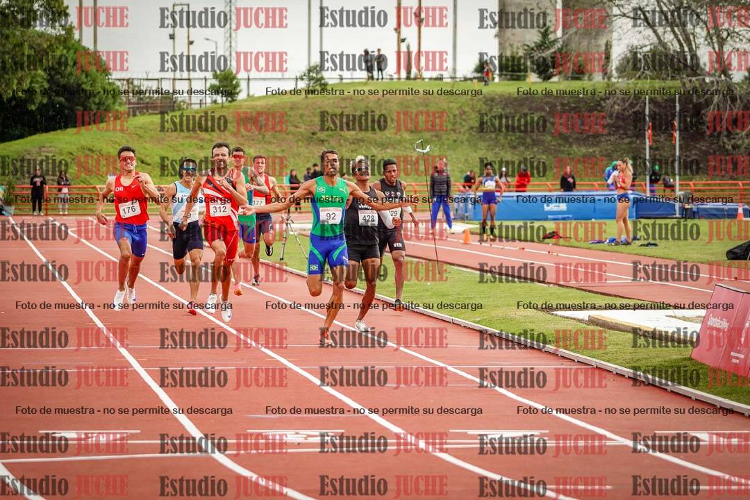 Fotos de los 800 m llanos de varones - FINAL