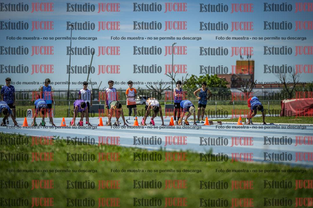 Fotos de los 80 m llanos de varones
