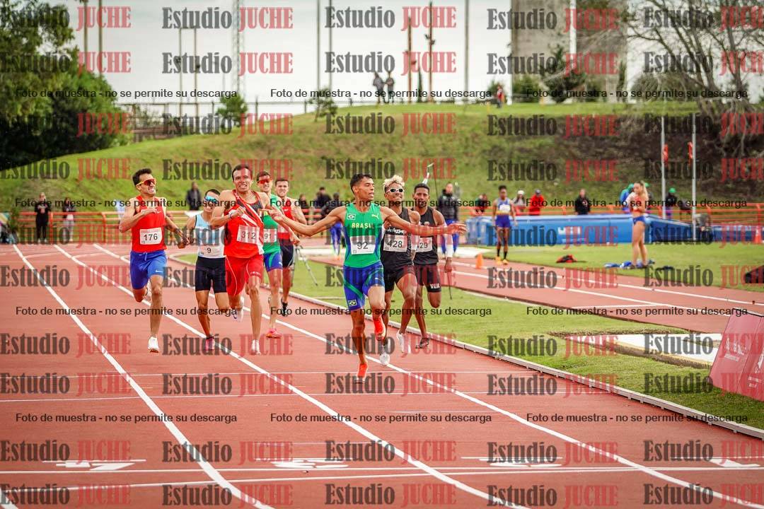 Fotos de los 800 m llanos de varones - FINAL