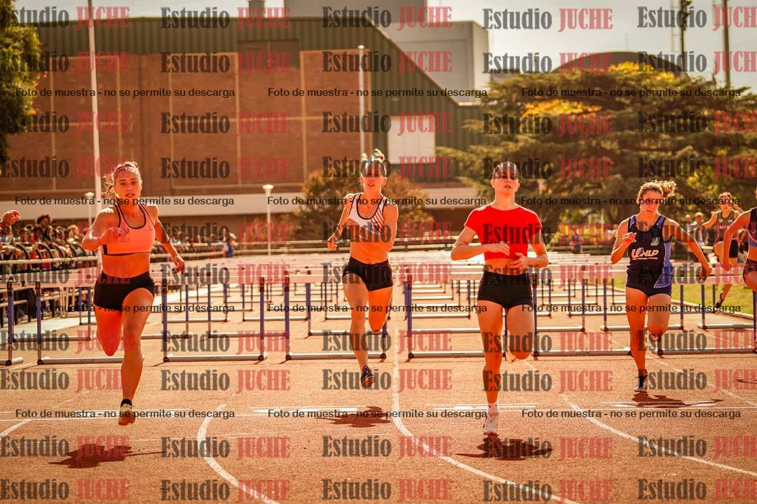 Fotos de los 100 m con vallas de mujeres