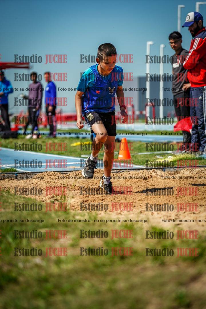 Fotos del salto en largo de varones - U12