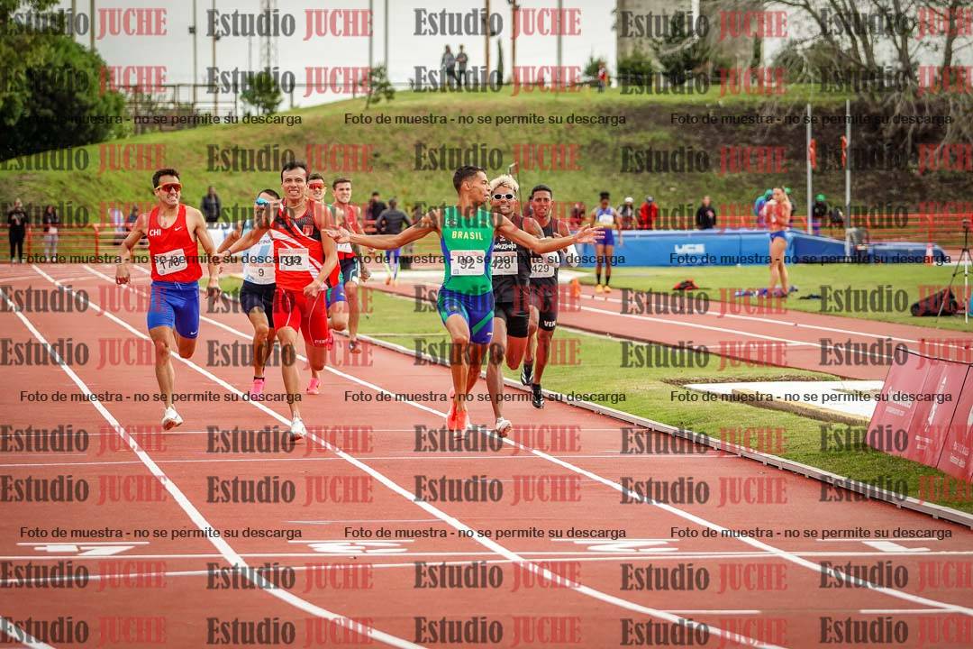 Fotos de los 800 m llanos de varones - FINAL