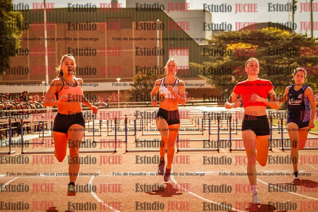 Fotos de los 100 m con vallas de mujeres