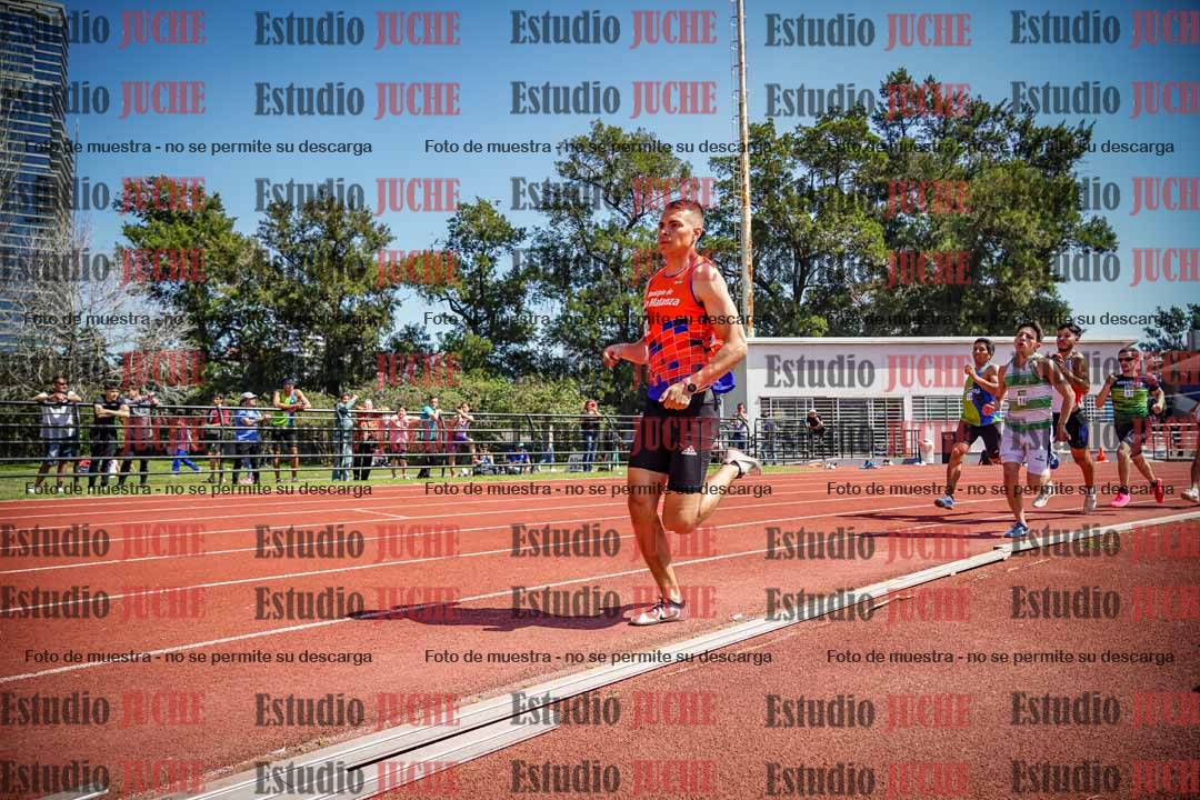 Fotos de los 800 m llanos de varones