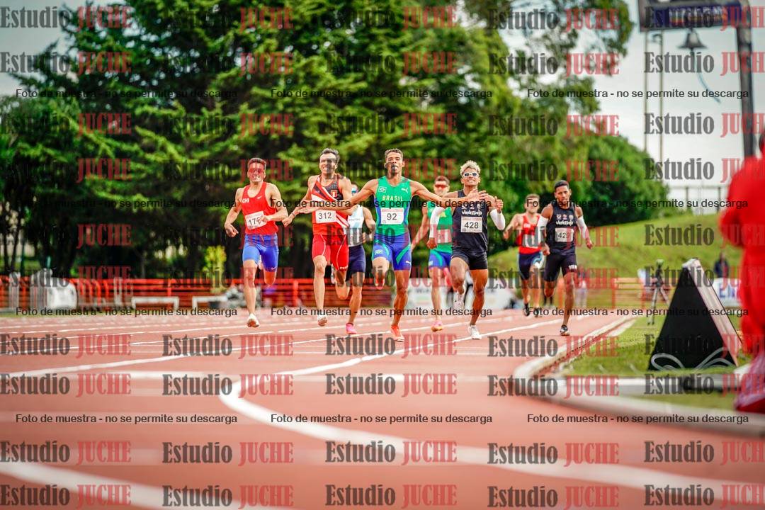 Fotos de los 800 m llanos de varones - FINAL