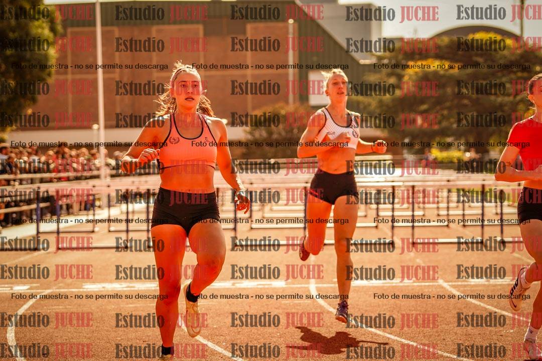 Fotos de los 100 m con vallas de mujeres