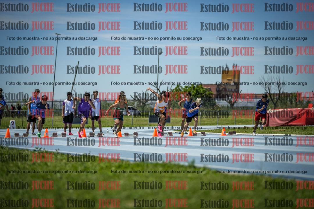 Fotos de los 80 m llanos de varones