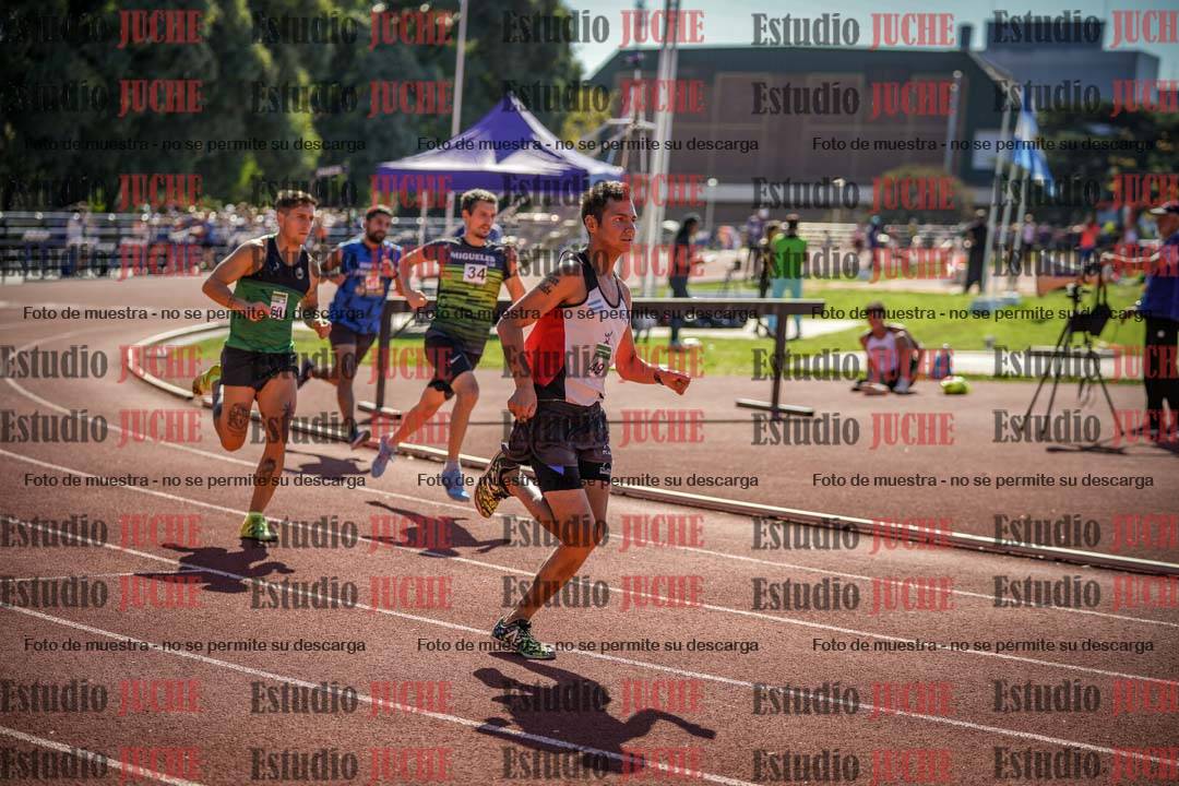 Fotos de los 800 m llanos de varones