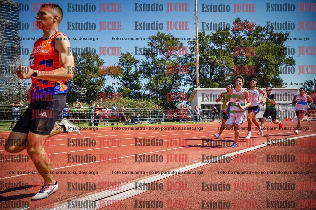 Fotos de los 800 m llanos de varones