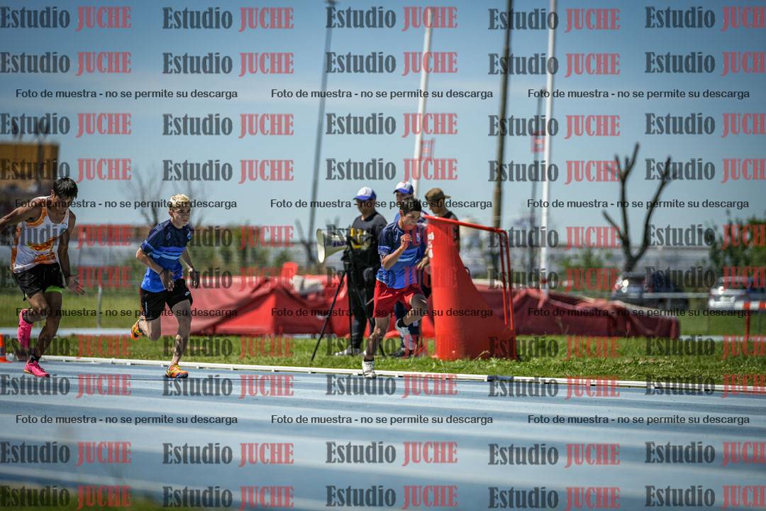 Fotos de los 80 m llanos de varones