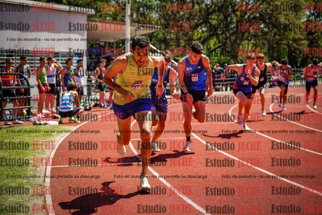 Fotos de los 800 m llanos de varones