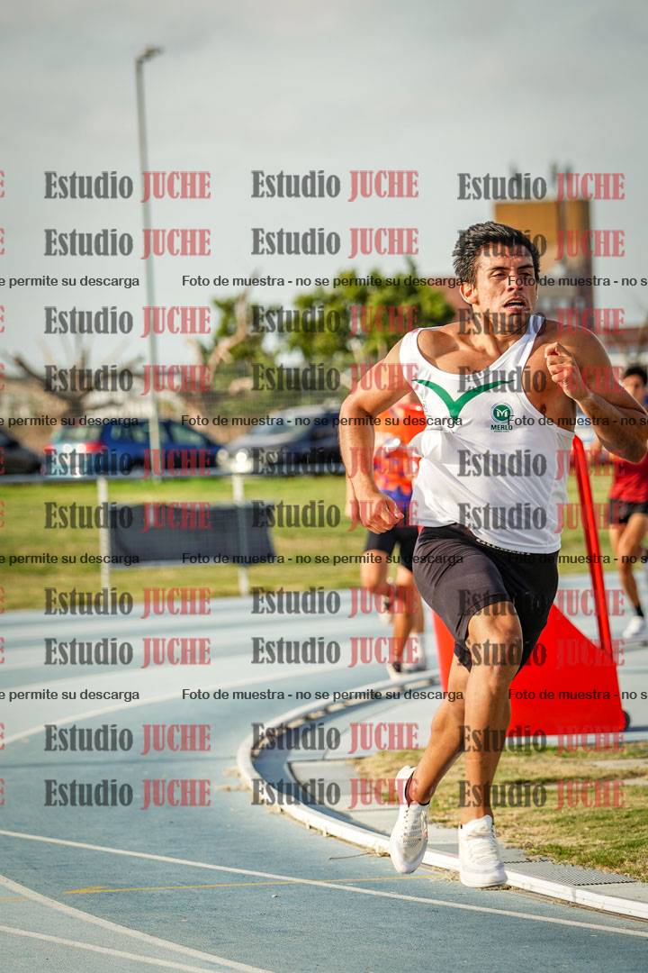 Fotos de los 800 m llanos de varones