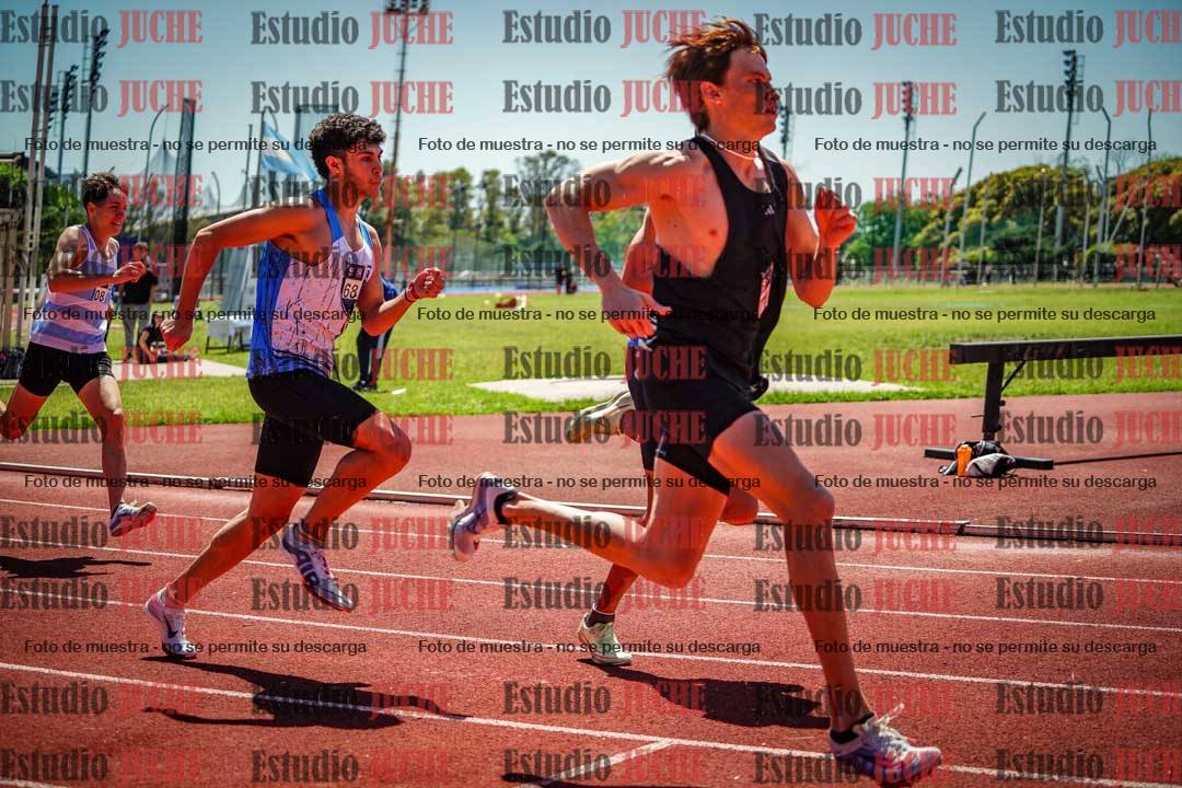 Fotos de los 800 m llanos de varones