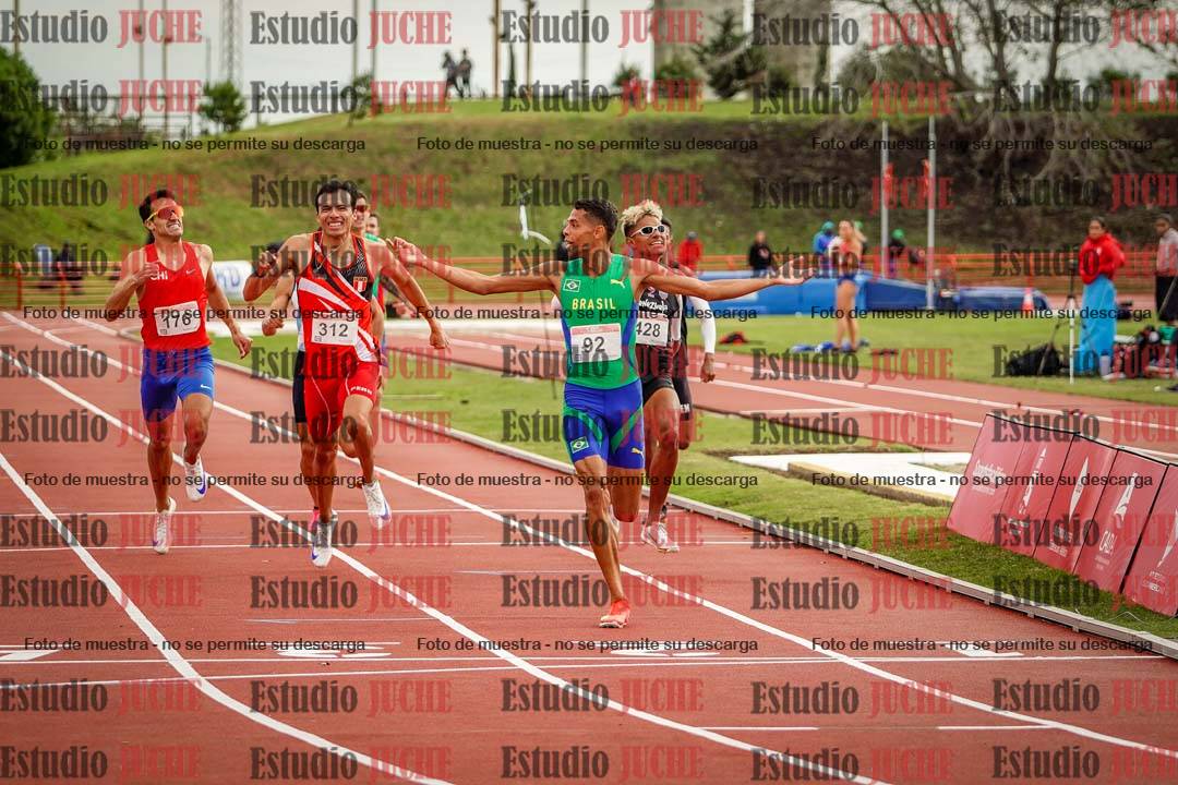 Fotos de los 800 m llanos de varones - FINAL