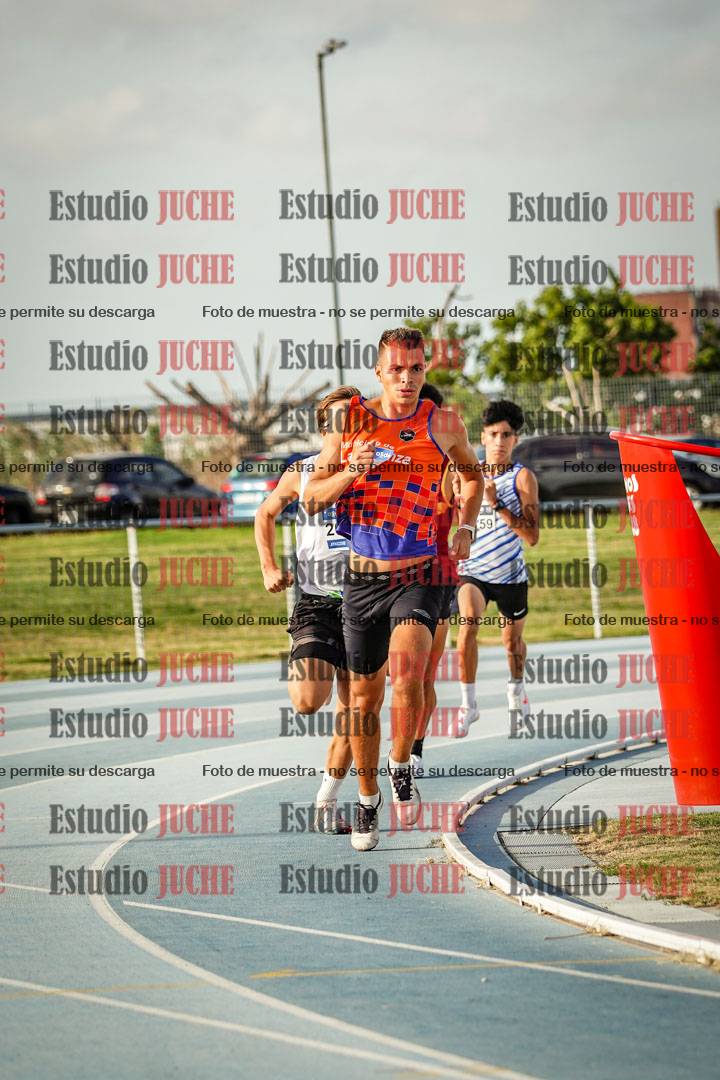 Fotos de los 800 m llanos de varones