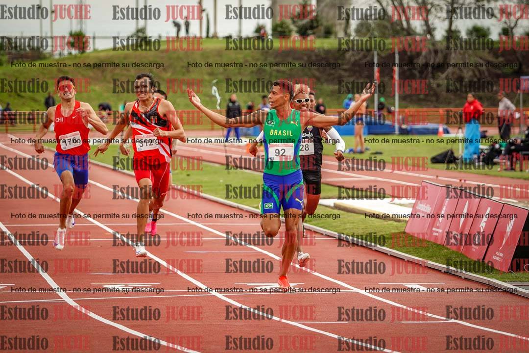 Fotos de los 800 m llanos de varones - FINAL